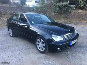 Mercedes-Benz C 200 cdi Outubro/06 - à venda - Ligeiros