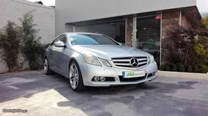 Mercedes-Benz E 250 Coupé BlueEfficiency Outubro/09 - à