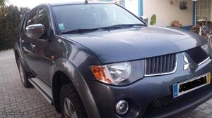 Mitsubishi L200 STRAKAR AUT 170cv Janeiro/07 - à venda -