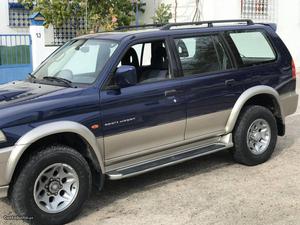 Mitsubishi Space Wagon 2.5 Maio/99 - à venda - Pick-up/