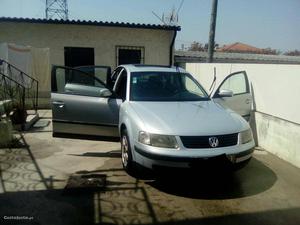 VW Passat confortline Julho/97 - à venda - Ligeiros