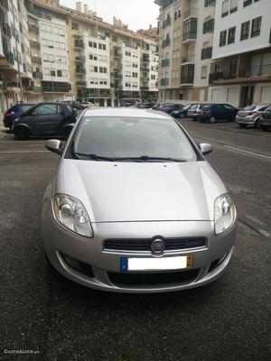 Fiat Bravo Multijet cv Abril/10 - à venda - Ligeiros