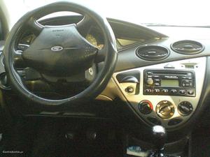 Ford Focus SW 1.8 TDCI Março/02 - à venda - Ligeiros