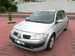 Renault Mégane 1.5 DCi Maio/03 - à venda - Ligeiros