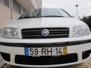 Fiat Punto 1.2 DYNAMIC 80cv Outubro/05 - à venda - Ligeiros