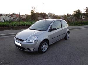 Ford Fiesta 1.4 Tdci Maio/04 - à venda - Comerciais / Van,