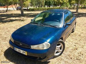 Ford Mondeo 1.8 TRI Ghia Janeiro/98 - à venda - Ligeiros