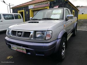 Nissan Navara 2.5TD 4X4 King-Cab Janeiro/99 - à venda -