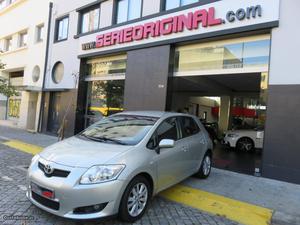 Toyota Auris 1.4 D4D 90cv Maio/07 - à venda - Ligeiros