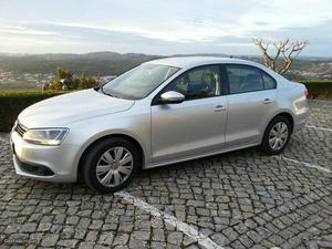 VW Jetta bluemotion Maio/14 - à venda - Ligeiros