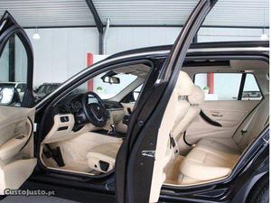 BMW 320 Touring Luxury Outubro/13 - à venda - Ligeiros
