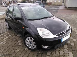 Ford Fiesta 1.4 TDCI Ghia C/NOVO Setembro/02 - à venda -