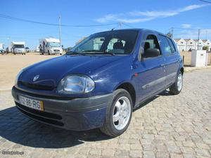 Renault Clio 1.2 Março/01 - à venda - Ligeiros