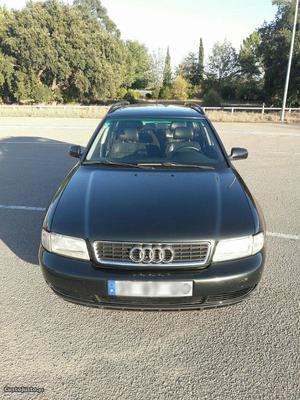 Audi A4 Avant Abril/96 - à venda - Ligeiros Passageiros,