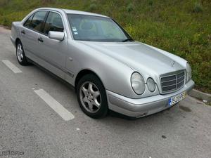 Mercedes-Benz E 220 classic a/c Maio/98 - à venda -