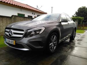 Mercedes-Benz GLA d Outubro/15 - à venda -