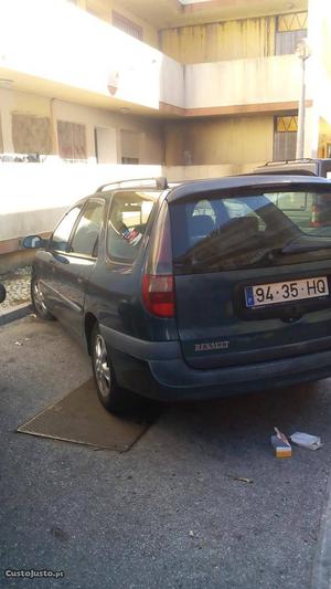 Renault Laguna Usado Dezembro/96 - à venda - Ligeiros