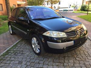 Renault Mégane 1.5 dCi priviliege 80cv Maio/03 - à venda -