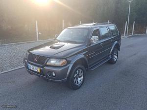 Mitsubishi Pajero 2.5 td sport wagom Março/00 - à venda -