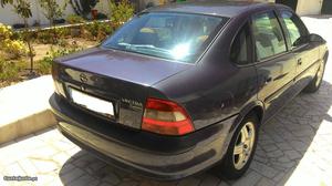 Opel Vectra 1.7 TD Maio/96 - à venda - Ligeiros