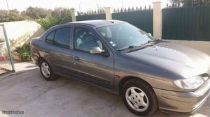 Renault Mégane 1.6 Dezembro/96 - à venda - Ligeiros