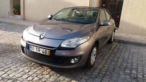 Renault Mégane Break Dezembro/13 - à venda - Ligeiros