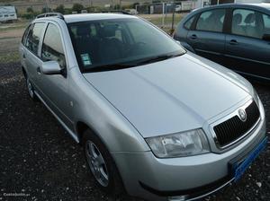 Skoda Fabia Spor 1.2 A/C Maio/05 - à venda - Ligeiros