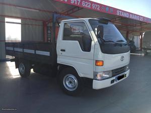 Toyota Dyna 150 de um rodado Junho/99 - à venda -