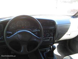 Kia Sportage 2.0 TD 4X4 5 Lugares Julho/00 - à venda -