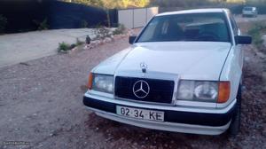 Mercedes-Benz C  cv Agosto/89 - à venda -