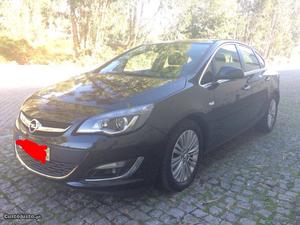 Opel Astra J Cosmo Sports Sedan Setembro/12 - à venda -