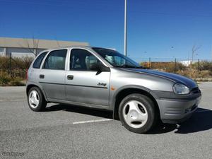 Opel Corsa B Setembro/96 - à venda - Ligeiros Passageiros,