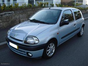 Renault Clio Mil Km C/NOVO Março/99 - à venda -