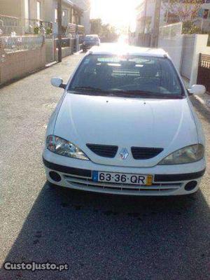 Renault Mégane 5 portas Novembro/00 - à venda - Ligeiros