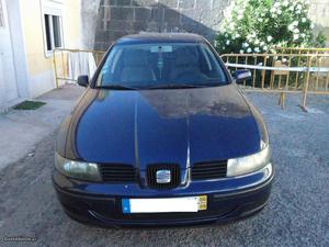 Seat Leon confort Setembro/00 - à venda - Ligeiros