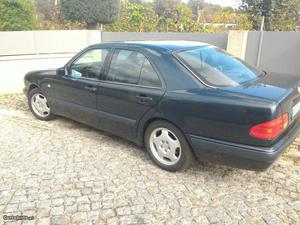 Mercedes-Benz E 220 w210 Maio/97 - à venda - Ligeiros