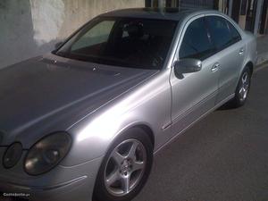 Mercedes-Benz E 270 Avantgarde Maio/02 - à venda - Ligeiros