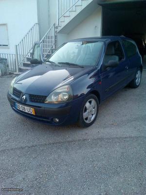 Renault Clio 1.5 Setembro/02 - à venda - Comerciais / Van,