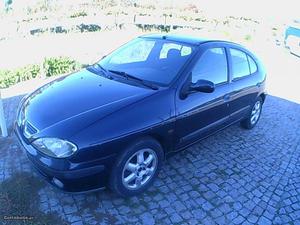 Renault Mégane 1.9 DTI Junho/00 - à venda - Ligeiros