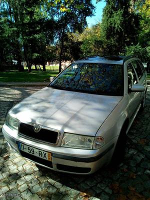 Skoda Octavia 1.6 Junho/01 - à venda - Ligeiros