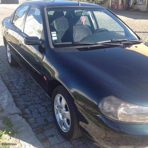 Ford Mondeo 1.8 TD Guia 4 Portas Janeiro/97 - à venda -