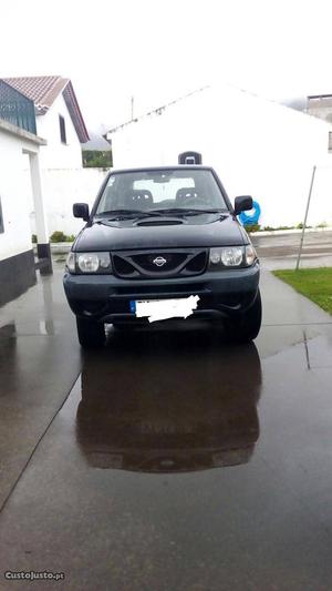 Nissan Terrano 2.0 Março/00 - à venda - Pick-up/