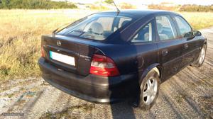 Opel Vectra Passag. 5 lugares Agosto/98 - à venda -