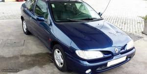 Renault Mégane 1.9 DTI Coupé Julho/98 - à venda -