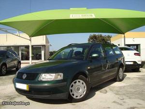 VW Passat 1.6 Variant Setembro/99 - à venda - Ligeiros