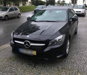 Mercedes-Benz CLA 180D SB Março/16 - à venda - Ligeiros