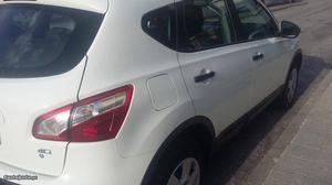 Nissan Qashqai+2 4x4 Julho/12 - à venda - Pick-up/