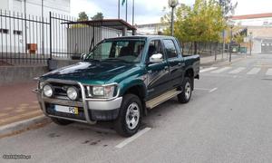 Toyota Hilux 2.4TD 4xKM Julho/00 - à venda -