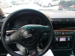 Audi A4 1.8 turbo Maio/96 - à venda - Ligeiros Passageiros,