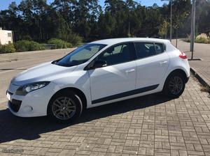 Renault Mégane dCi Dynamic Janeiro/12 - à venda - Ligeiros